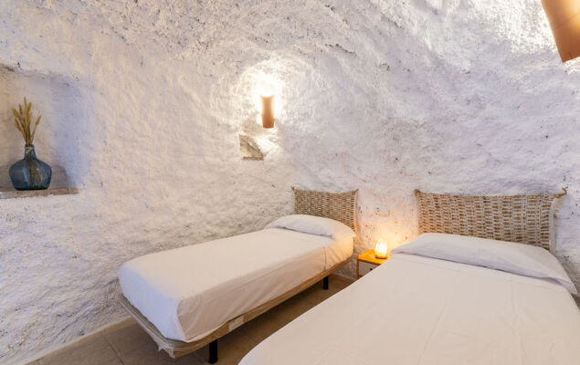 Cueva Maria Zambrano - Photo 14